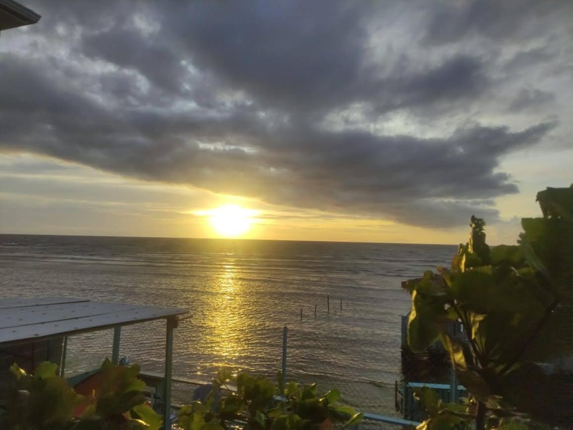 Victoria S Beach House Flowers Bay Esterno foto